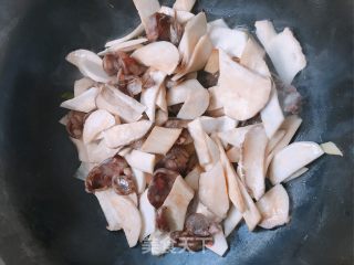 腊肠炒杏鲍菇的做法步骤：8