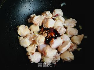 蕃茄辣椒炖鸡翅中的做法步骤：6
