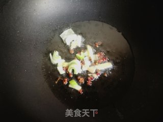 胡萝卜西兰花炒虾仁的做法步骤：9