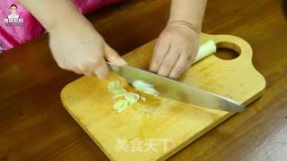 韩式牛肉卷炒豆芽的做法步骤：4