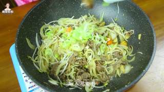 韩式牛肉卷炒豆芽的做法步骤：13