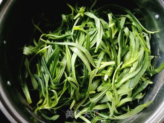面条菜炒粉条的做法步骤：1
