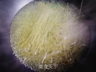 面条菜炒粉条的做法步骤：3