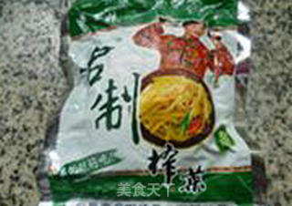 榨菜丝梅豆炒鹅胗的做法步骤：2