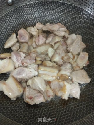 蒜香红烧肉的做法步骤：3