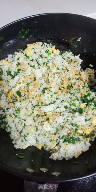 枸杞芽鸡蛋炒米饭的做法步骤：6