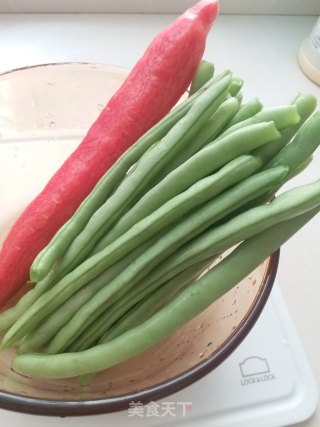清炒四季豆的做法步骤：1