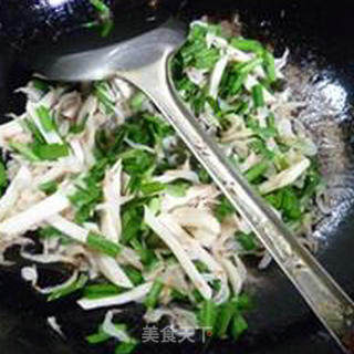 韭菜虾皮炒杏鲍菇的做法步骤：8