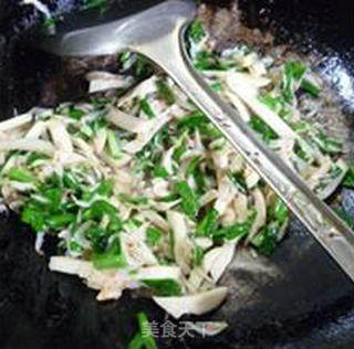 韭菜虾皮炒杏鲍菇的做法步骤：10