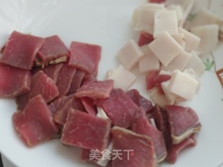 秋葵炒火腿的做法步骤：2