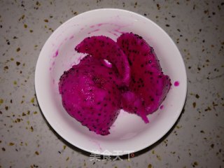 水果一一红火龙果冰淇淋的做法步骤：1