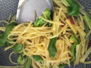 青椒土豆丝的做法步骤：4