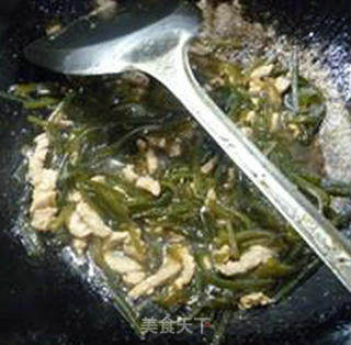 瘦肉丝炒海带丝的做法步骤：8