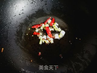 西兰花炒茭白的做法步骤：4