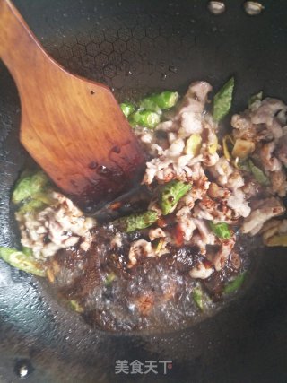 金针菇炒肉片的做法步骤：6