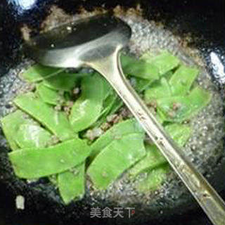 牛肉末炒扁豆的做法步骤：6