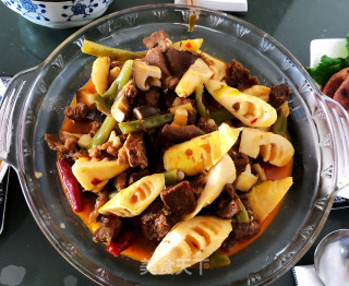 笋子烧牛肉的做法步骤：1