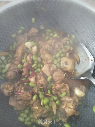 麻辣小鸡炖毛豆的做法步骤：6