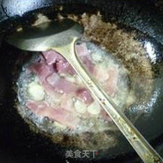咸肉丝瓜炒五号菜的做法步骤：11
