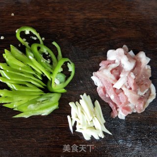茄子盖浇饭的做法步骤：2