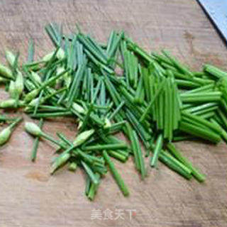 火腿肠韭菜花土豆丝的做法步骤：4