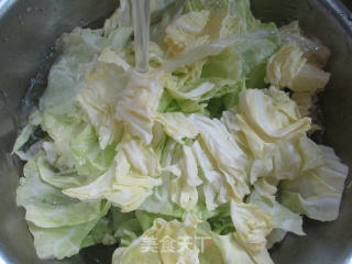 甜不辣炒牛心菜的做法步骤：2