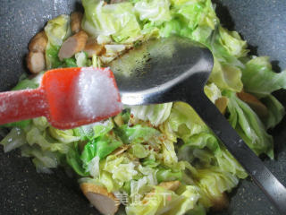 甜不辣炒牛心菜的做法步骤：11