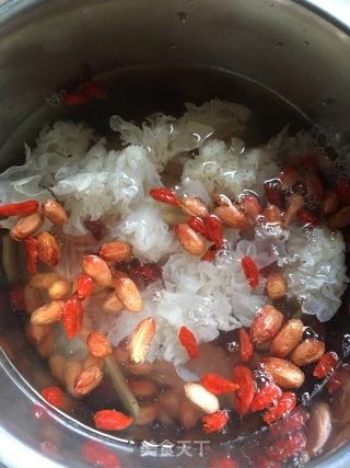 木瓜花生雪耳鸡汤的做法步骤：6
