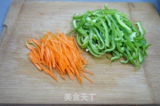 肉丝青椒胡萝卜的做法步骤：3