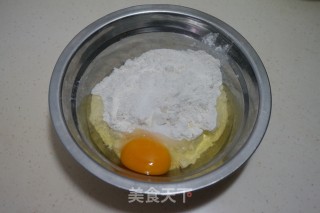鸡蛋香椿小面饼的做法步骤：2