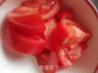 西红柿胡萝卜炖牛肉的做法步骤：2