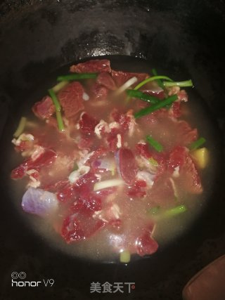 西红柿胡萝卜炖牛肉的做法步骤：4