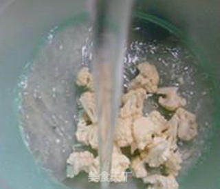虾仁丝瓜炒花菜的做法步骤：3