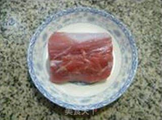 酱香里脊肉炒瓜丁的做法步骤：2