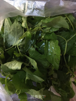 豆腐扣子菜肉汤的做法步骤：1