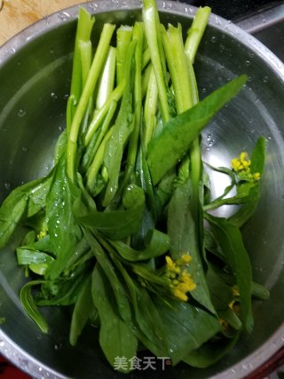 蒜香菜心的做法步骤：1