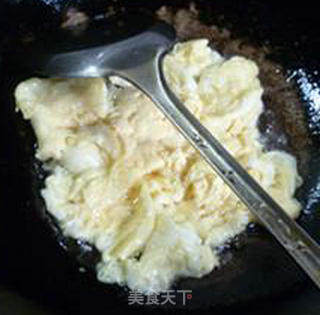 红椒鸡蛋炒韭菜的做法步骤：9
