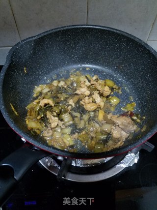 酸菜辣炒肉片的做法步骤：4