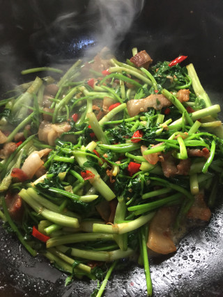 野芹菜炒五花肉的做法步骤：8