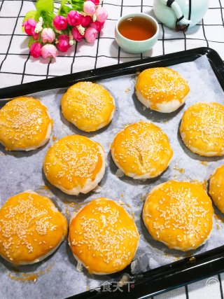 皮薄馅厚，口感酥松，没有老婆的——“老婆饼”的做法步骤：19