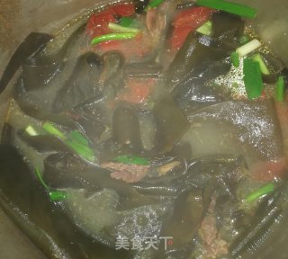 牛肉西红柿海带汤的做法步骤：5