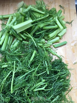 鹅蛋炒茴香的做法步骤：1
