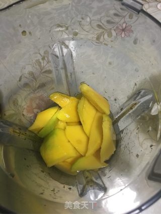 芒果汁的做法步骤：4