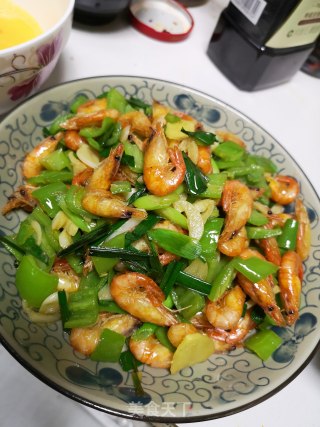 青椒炒河虾的做法步骤：6