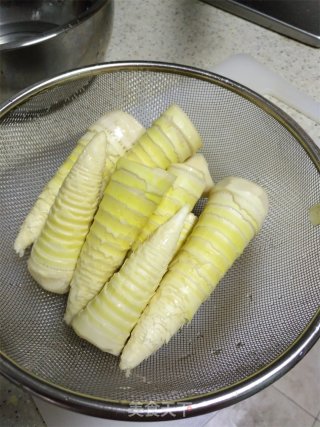 笋子烧排骨的做法步骤：1