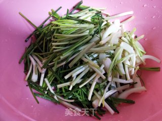 辣肠炒藠头的做法步骤：2