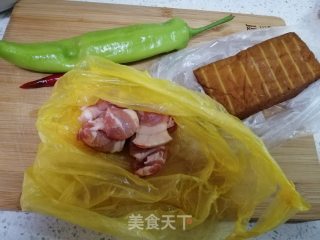 五花肉炒豆干的做法步骤：1
