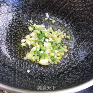 油菜芯炒香菇的做法步骤：5