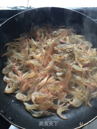 韭菜炒河虾的做法步骤：6