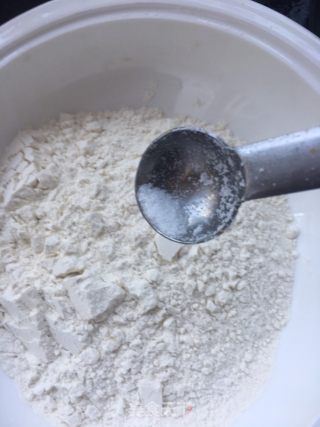 三鲜饺子的做法步骤：1